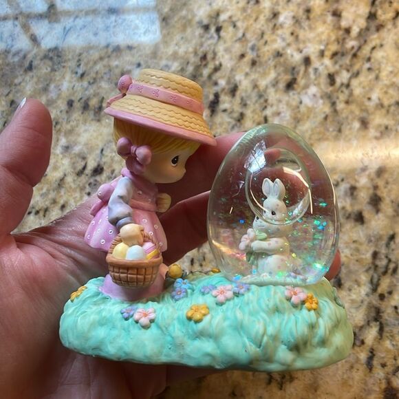 Vintage Precious Moments Easter decor - Picture 2 of 10